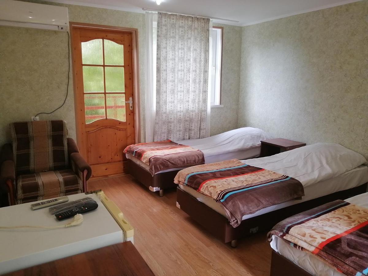 Мини-Отель На Агрба 22А Pitsunda Exterior foto
