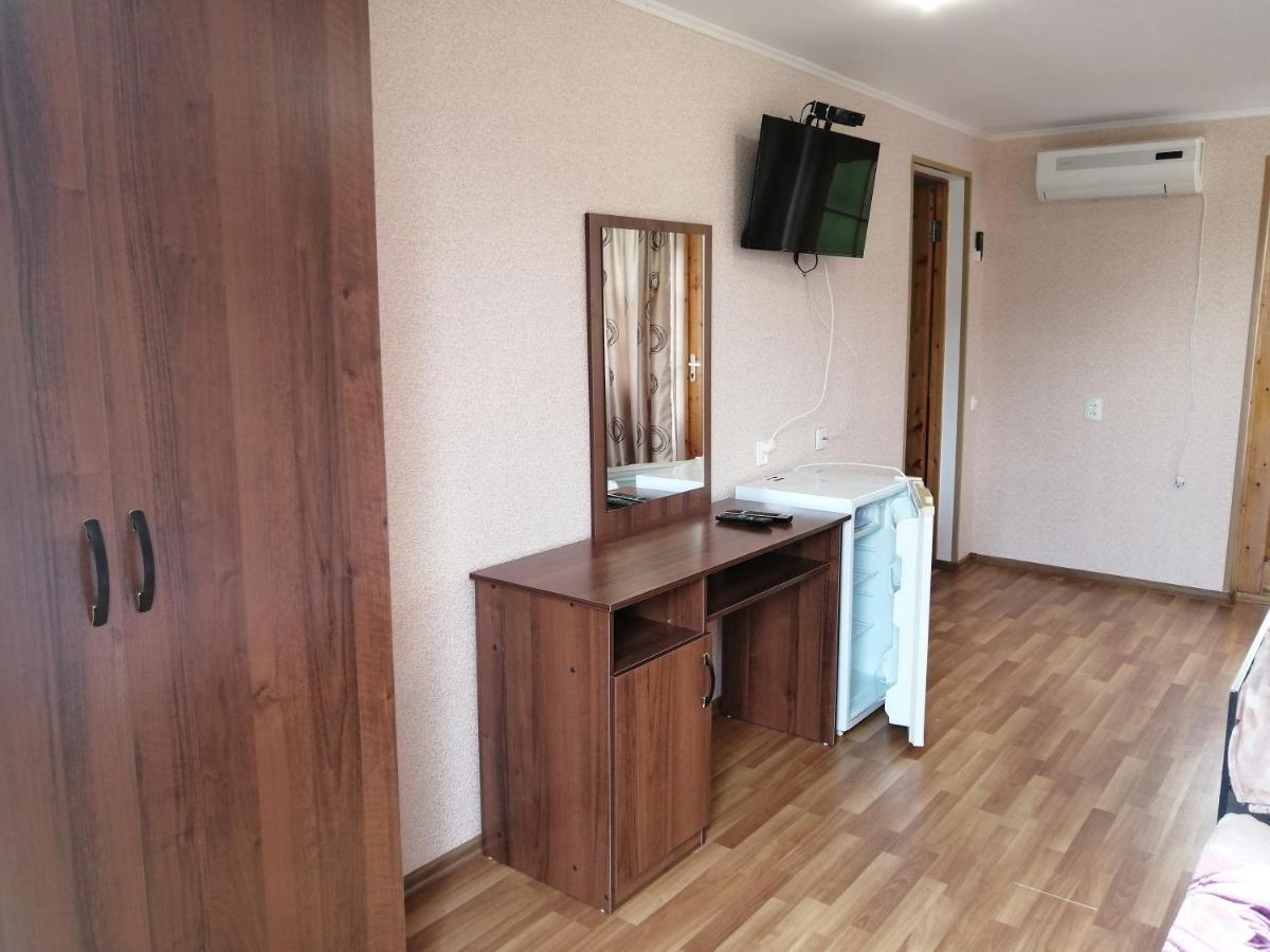 Мини-Отель На Агрба 22А Pitsunda Exterior foto