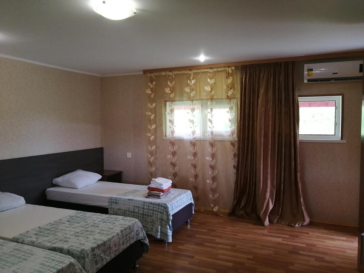 Мини-Отель На Агрба 22А Pitsunda Exterior foto